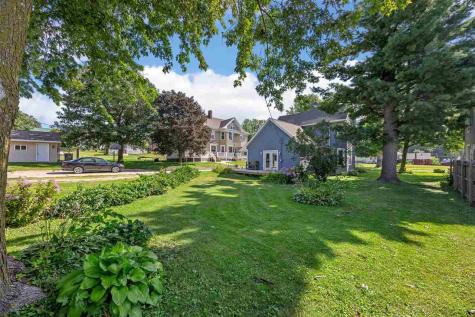 1806 8th Avenue Belle Plaine IA 52208