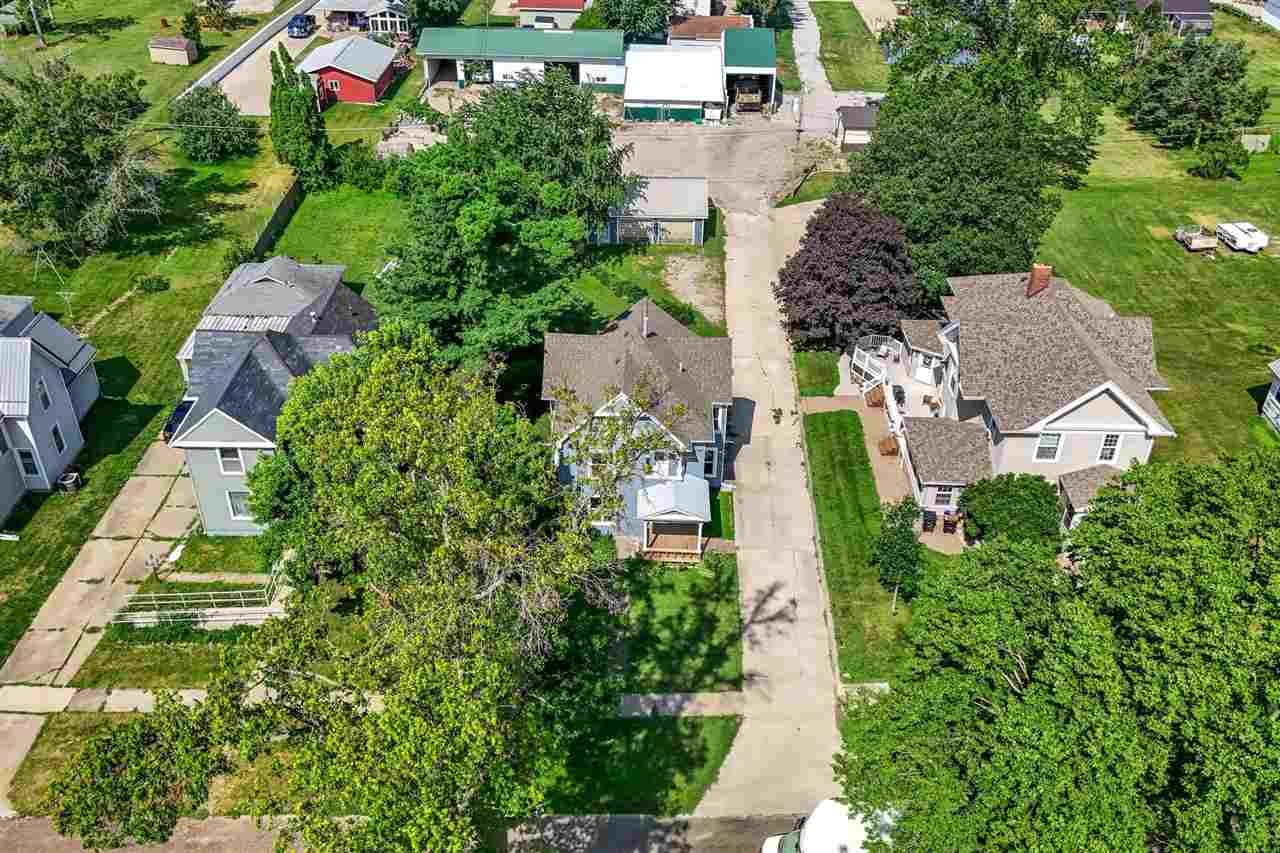 1806 8th Avenue Belle Plaine IA 52208