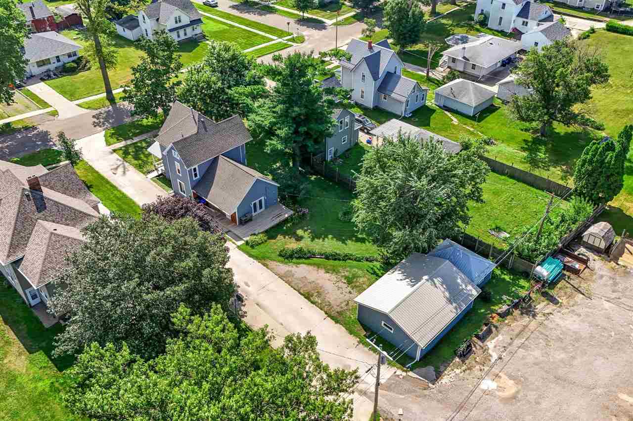 1806 8th Avenue Belle Plaine IA 52208