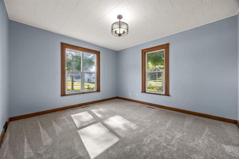 1806 8th Avenue Belle Plaine IA 52208