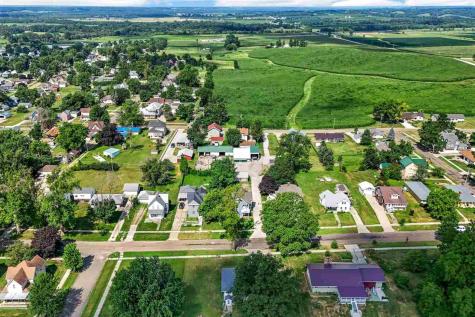1806 8th Avenue Belle Plaine IA 52208