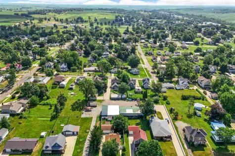 1806 8th Avenue Belle Plaine IA 52208