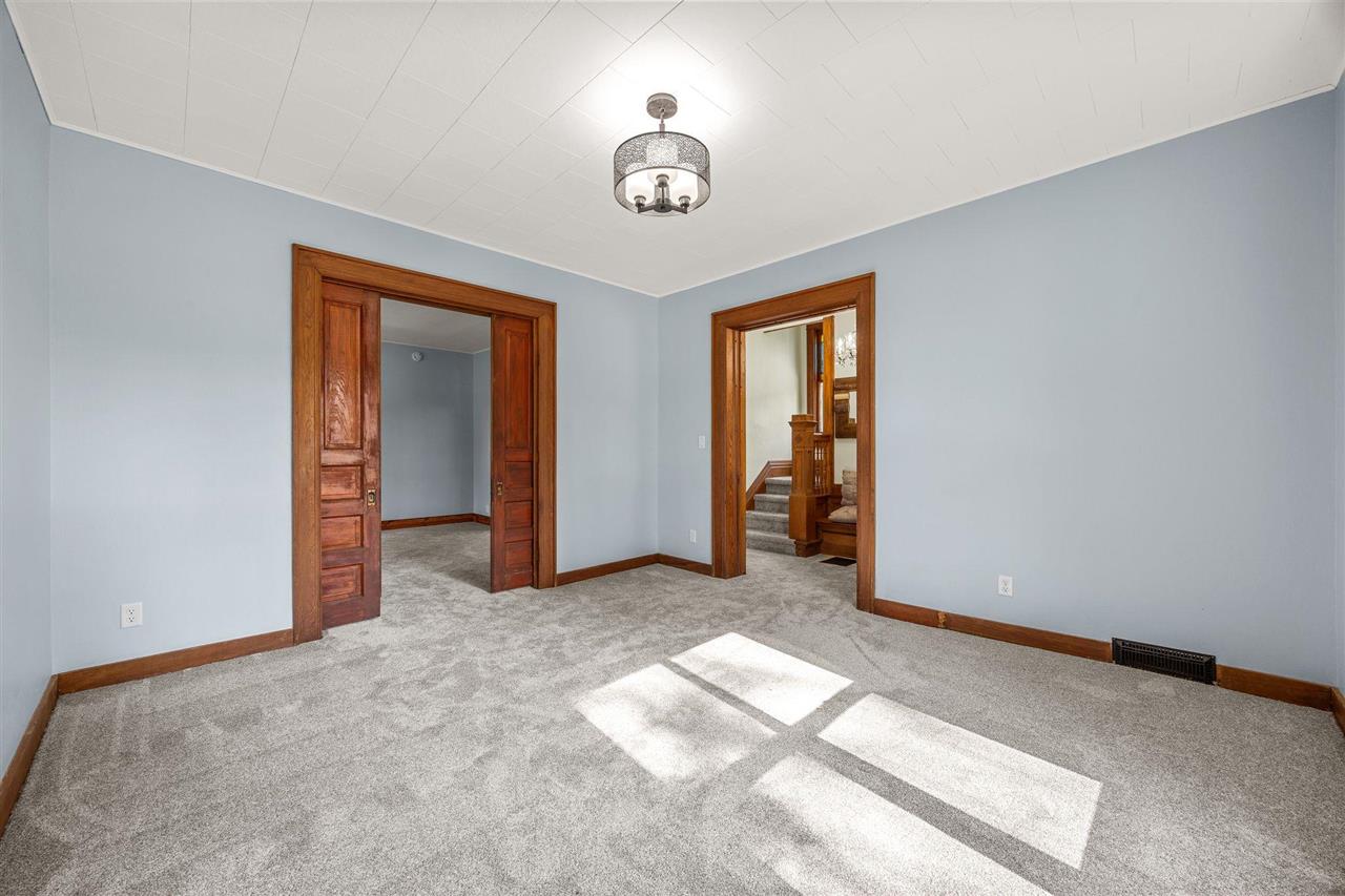 1806 8th Avenue Belle Plaine IA 52208