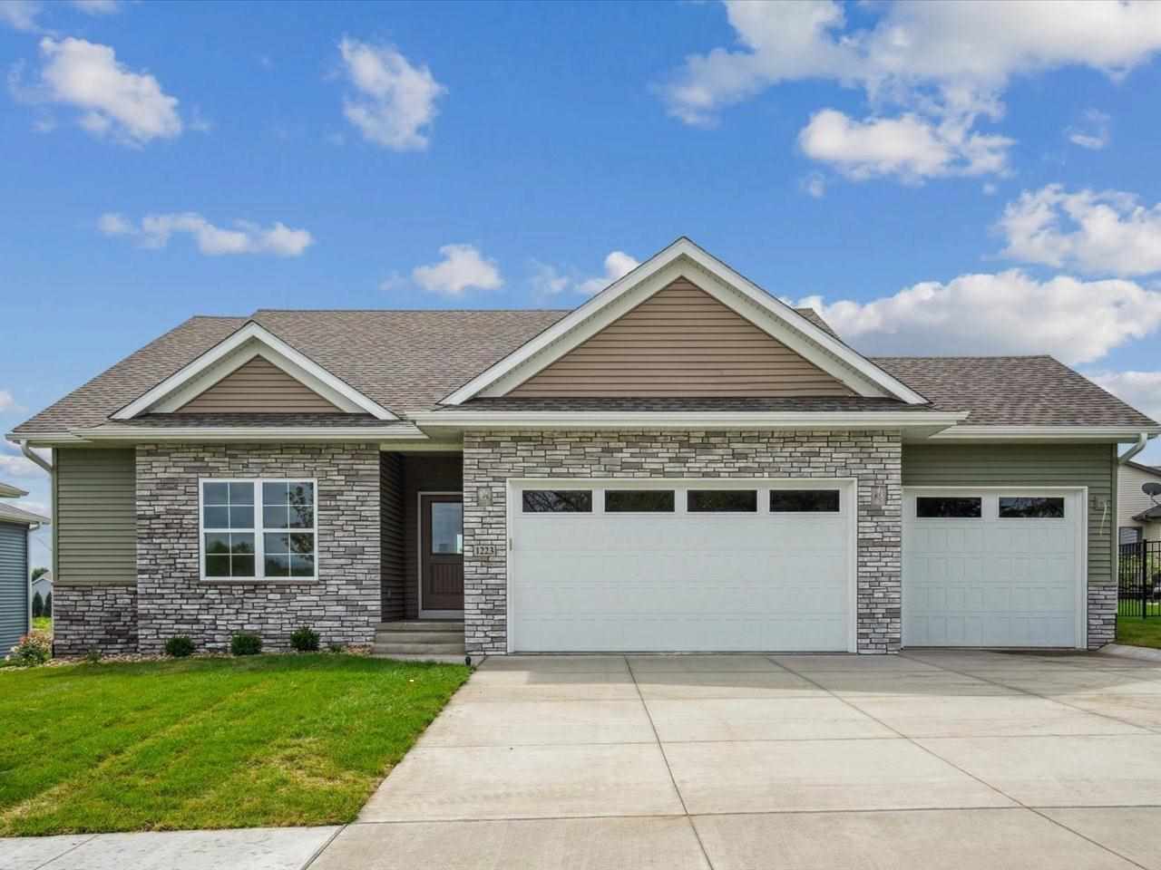 1223 Covered Wagon Drive Iowa City IA 52240