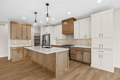 810 17th Avenue SW Mt Vernon IA 52314