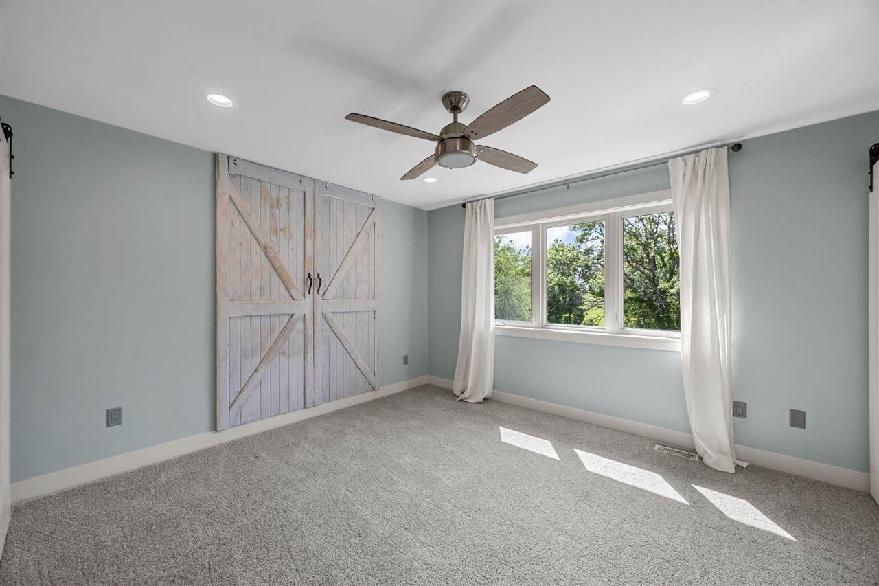 337 Windmill Drive Iowa City IA 52245