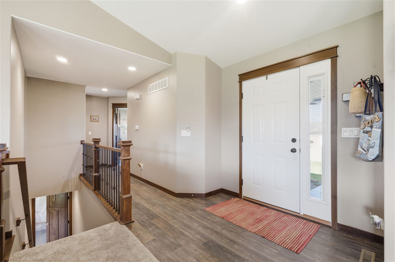 2787 Creekview Trail Palo IA 52324