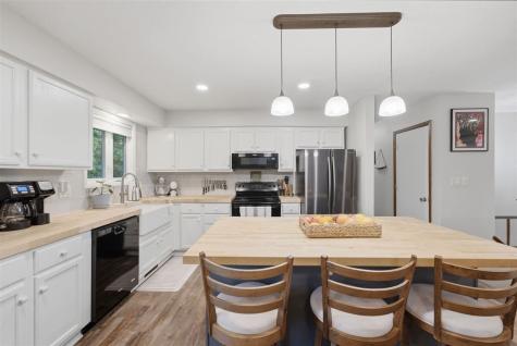 1427 Esther Street Iowa City IA 52240