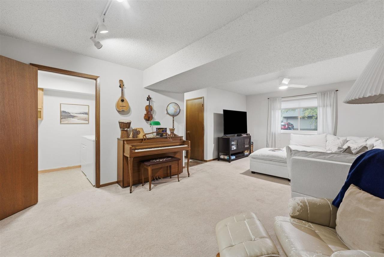 1427 Esther Street Iowa City IA 52240