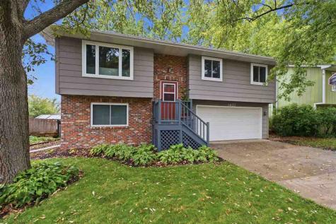 1427 Esther Street Iowa City IA 52240