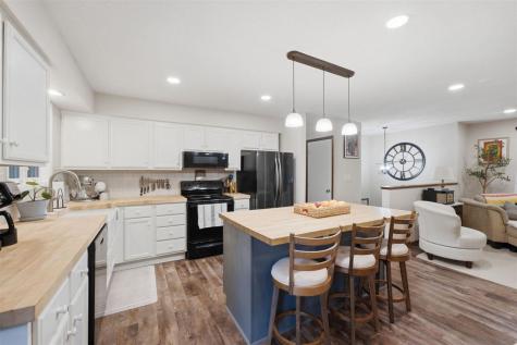 1427 Esther Street Iowa City IA 52240