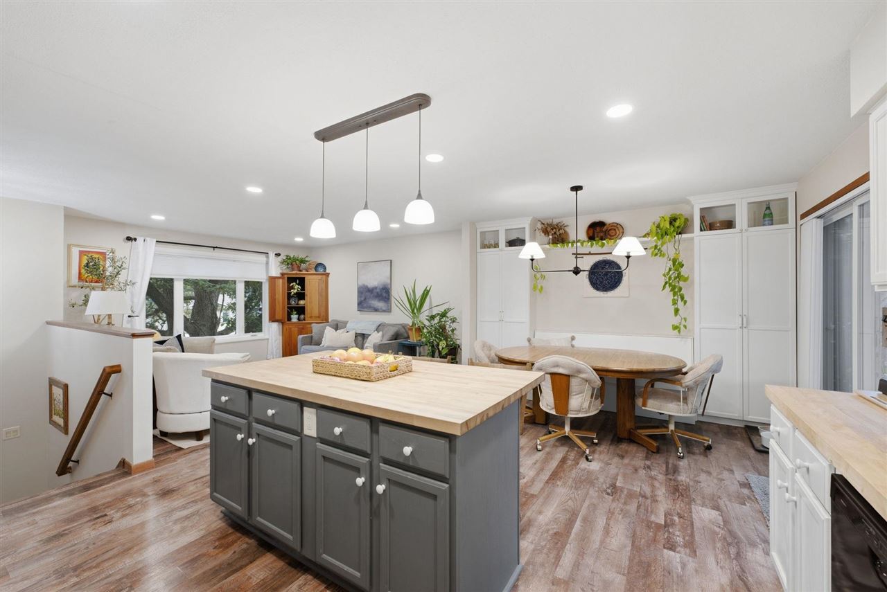 1427 Esther Street Iowa City IA 52240