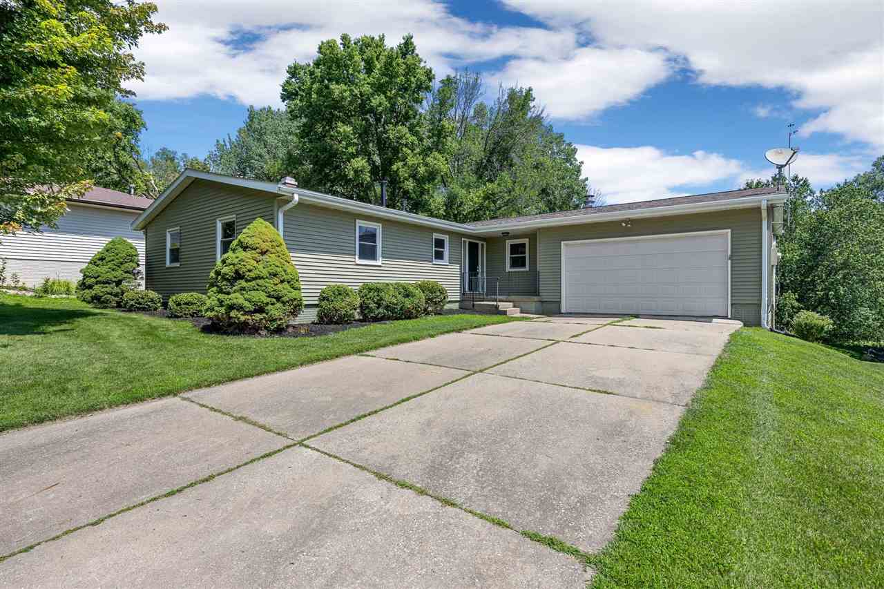 15 Riverview Drive NE Iowa City IA 52240
