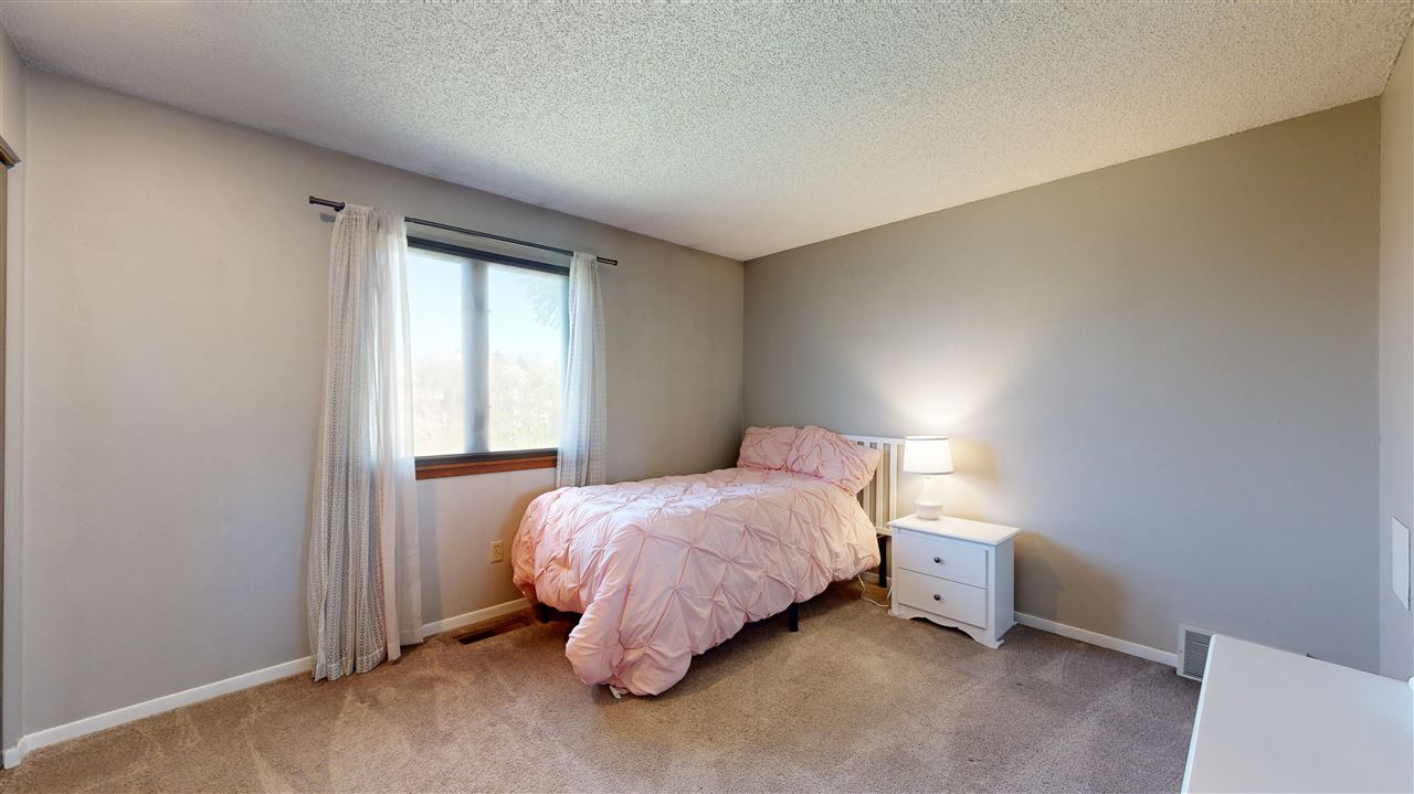 1427 Dolen Place Iowa City IA 52246