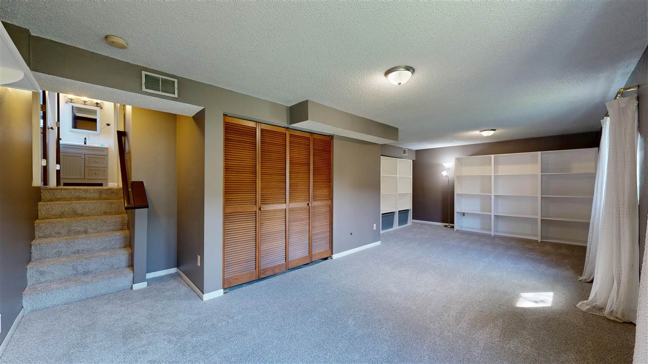 1427 Dolen Place Iowa City IA 52246
