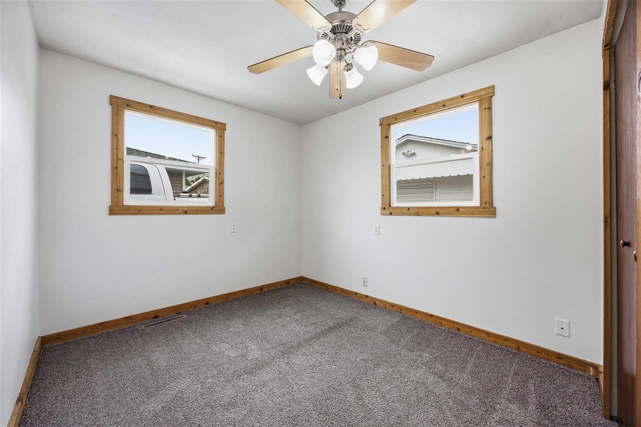 1051 Clifton Street NE Cedar Rapids IA 52402