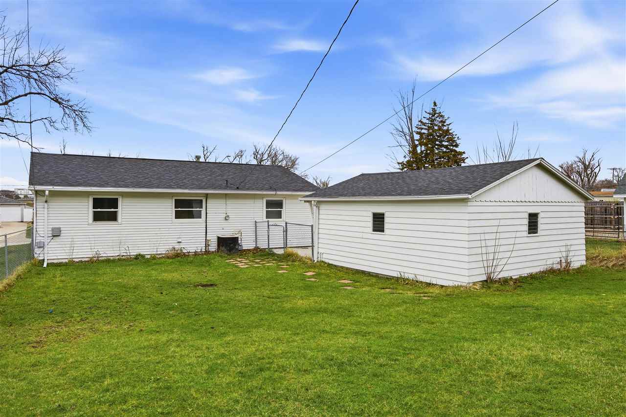 1051 Clifton Street NE Cedar Rapids IA 52402