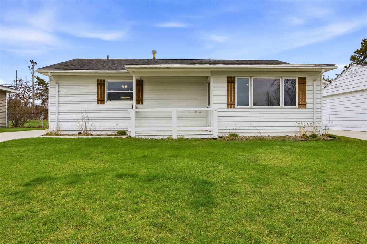 1051 Clifton Street NE Cedar Rapids IA 52402