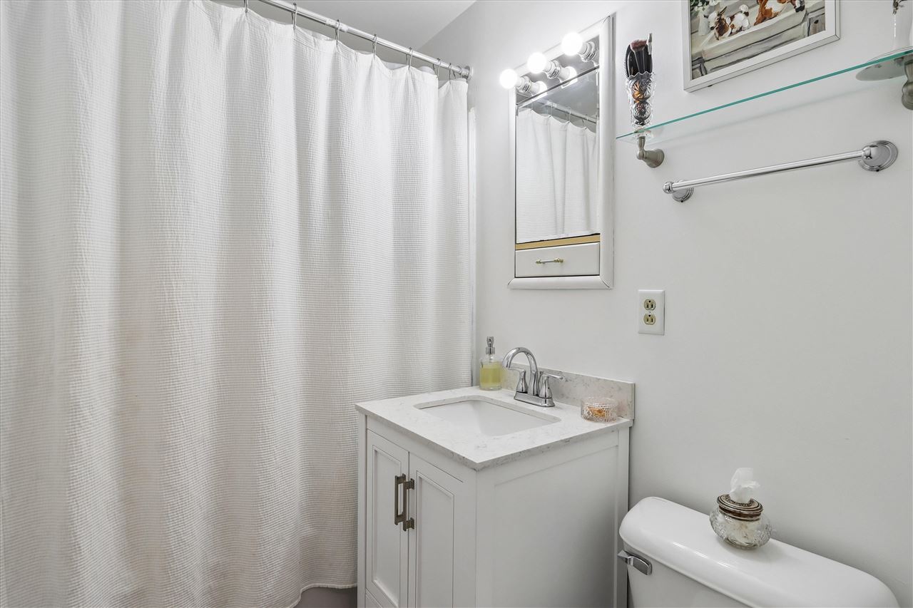 706 West Maple Street Williamsburg IA 52361