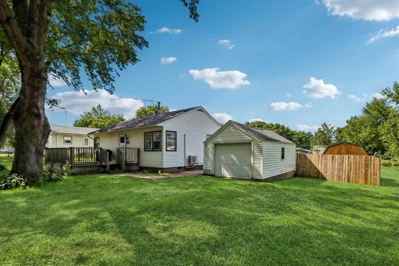 706 West Maple Street Williamsburg IA 52361