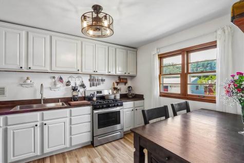 706 West Maple Street Williamsburg IA 52361