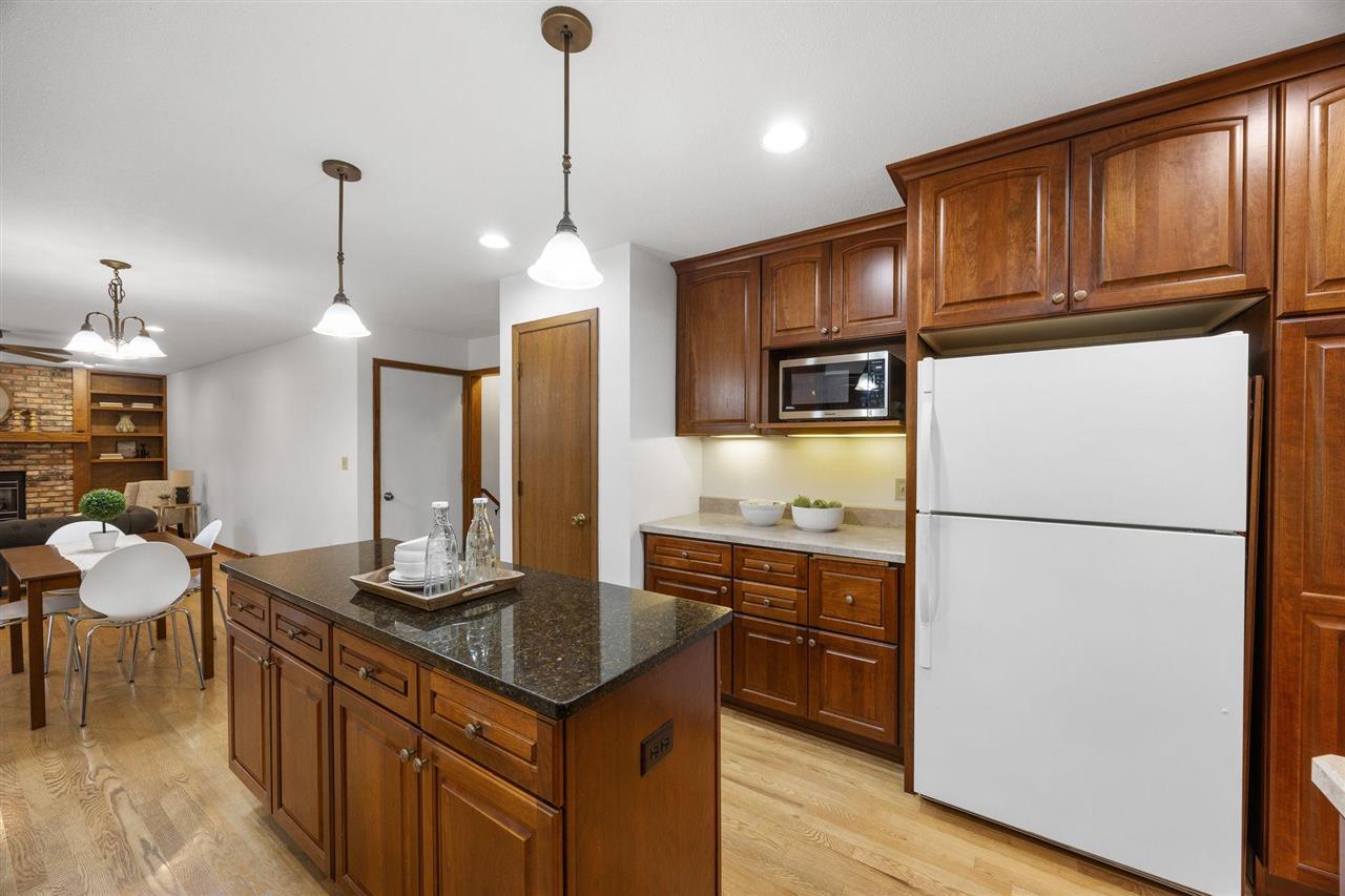 2283 Cae Drive Iowa City IA 52246