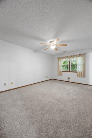 2283 Cae Drive Iowa City IA 52246