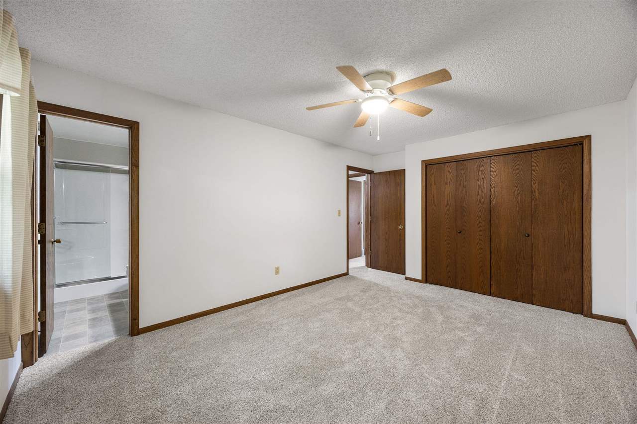 2283 Cae Drive Iowa City IA 52246