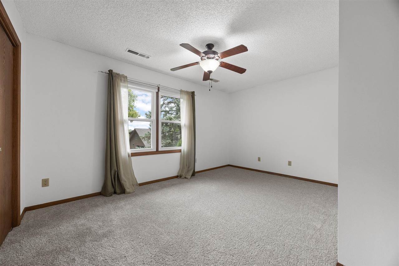 2283 Cae Drive Iowa City IA 52246