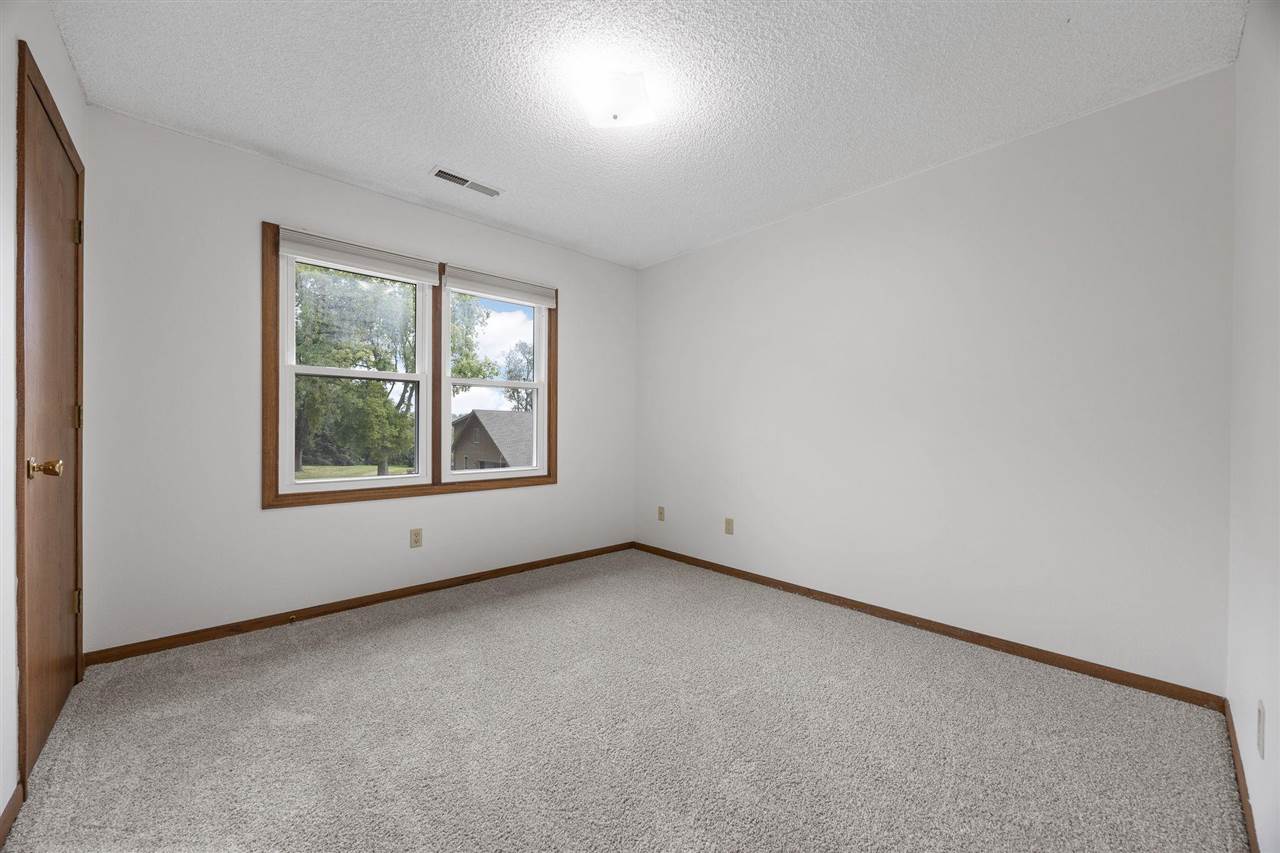 2283 Cae Drive Iowa City IA 52246