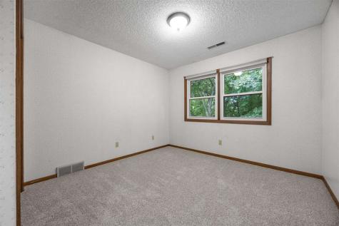 2283 Cae Drive Iowa City IA 52246
