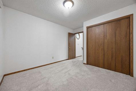2283 Cae Drive Iowa City IA 52246