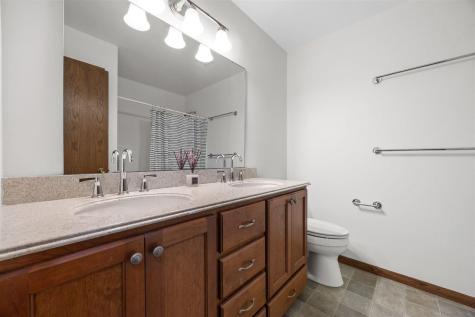 2283 Cae Drive Iowa City IA 52246