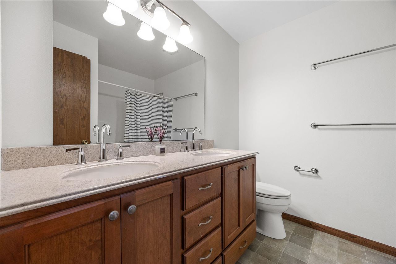 2283 Cae Drive Iowa City IA 52246