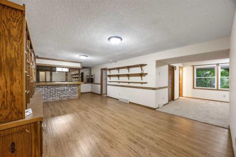 2283 Cae Drive Iowa City IA 52246