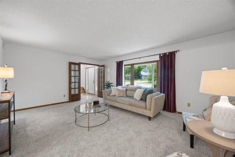 2283 Cae Drive Iowa City IA 52246