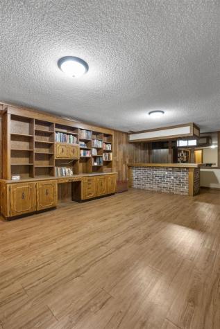 2283 Cae Drive Iowa City IA 52246