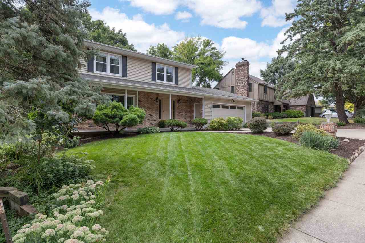 2283 Cae Drive Iowa City IA 52246