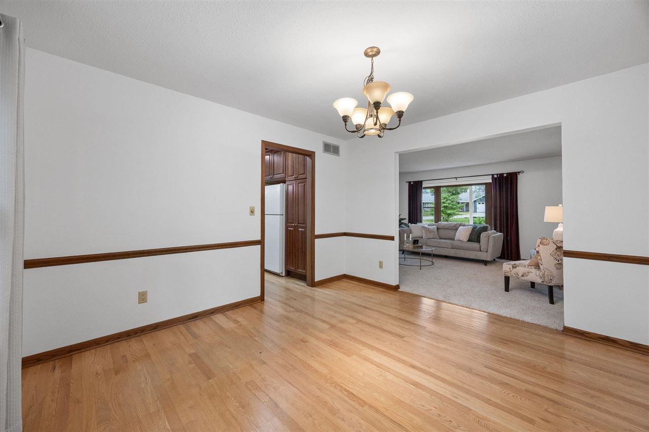 2283 Cae Drive Iowa City IA 52246
