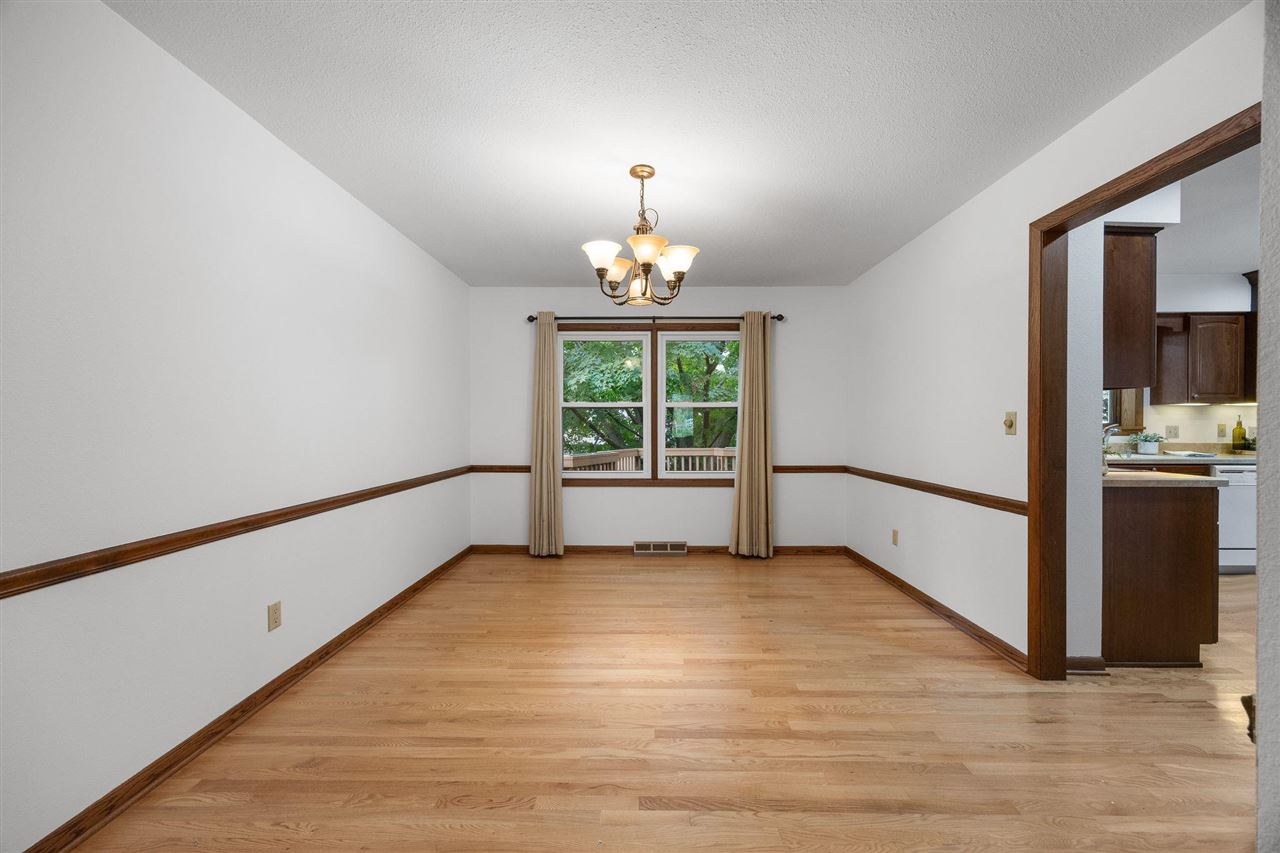 2283 Cae Drive Iowa City IA 52246