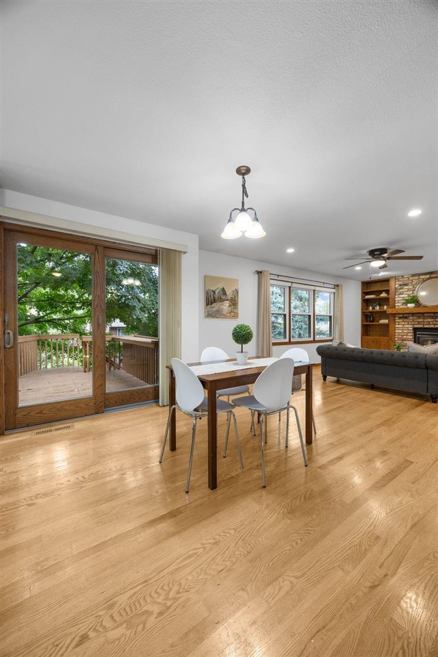2283 Cae Drive Iowa City IA 52246