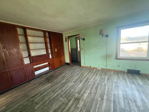 108 N Highland Street North English IA 52316