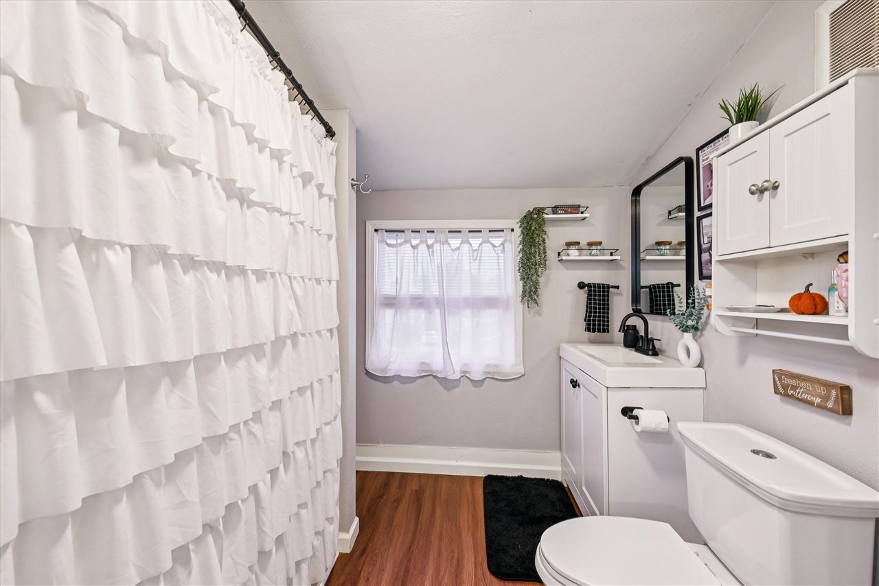 648 SW 22nd Avenue Cedar Rapids IA 52404