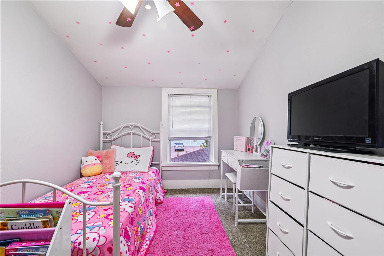 648 SW 22nd Avenue Cedar Rapids IA 52404