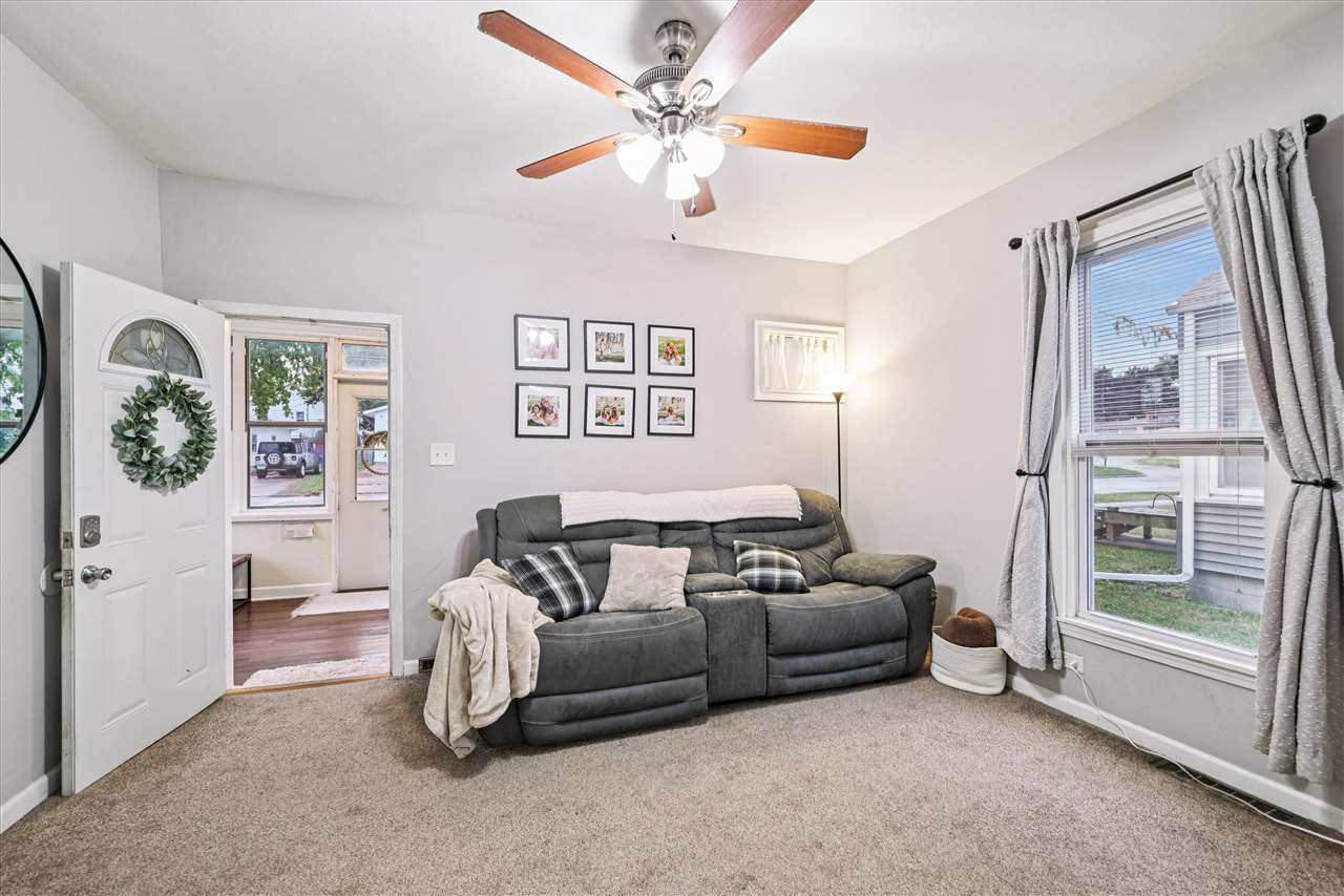 648 SW 22nd Avenue Cedar Rapids IA 52404