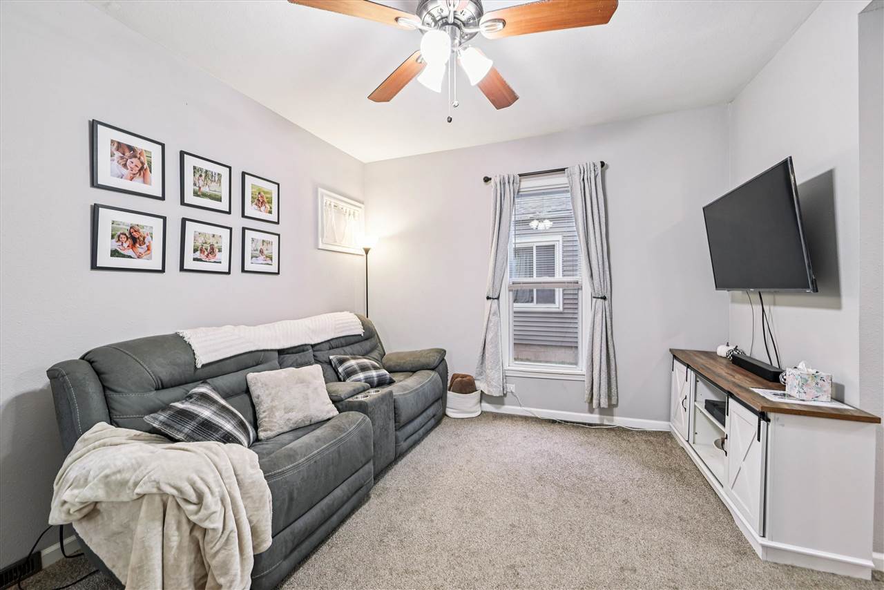 648 SW 22nd Avenue Cedar Rapids IA 52404