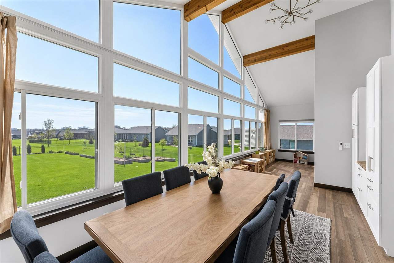 2040 Stone Creek Circle North Liberty IA 52317