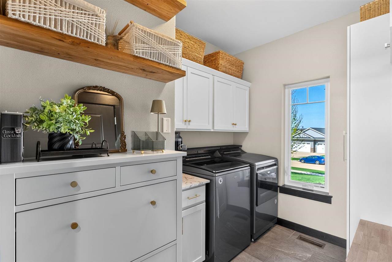 2040 Stone Creek Circle North Liberty IA 52317