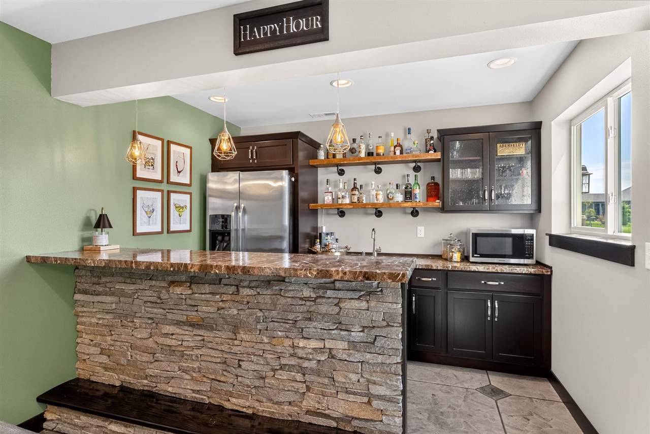 2040 Stone Creek Circle North Liberty IA 52317