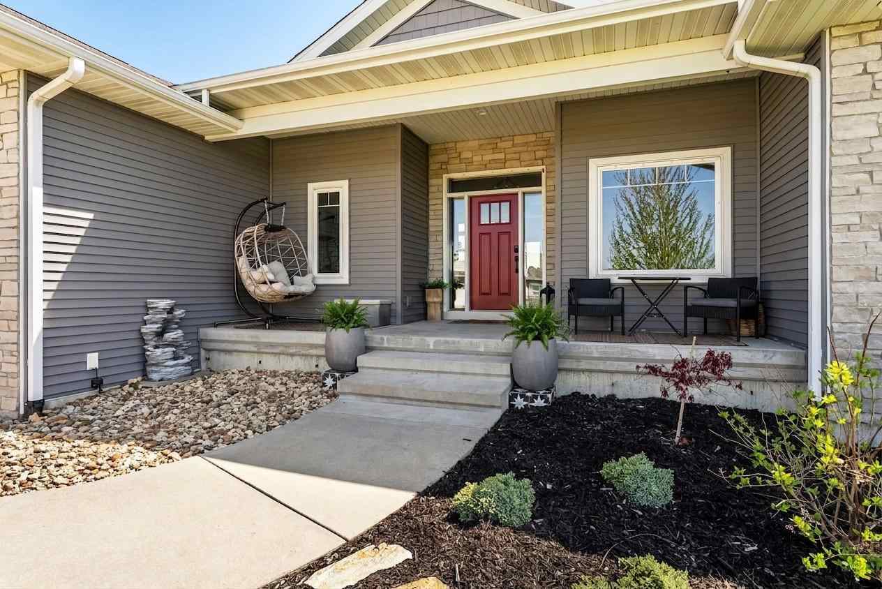 2040 Stone Creek Circle North Liberty IA 52317